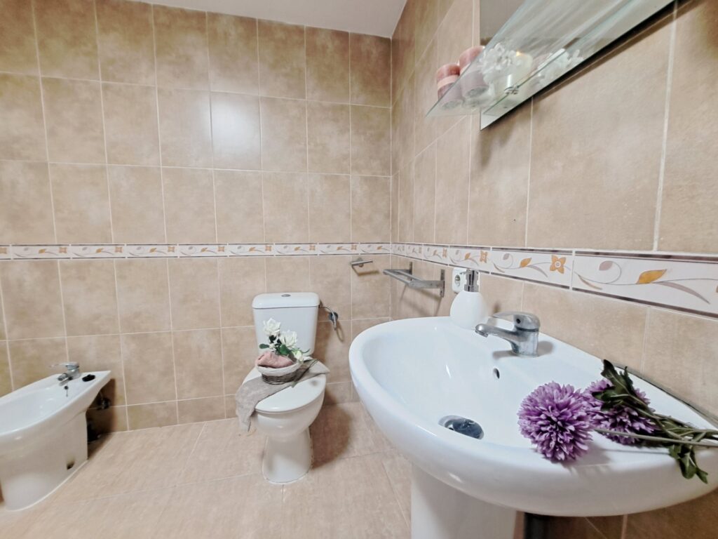 ¡Conjunto de 2 casas en venta en Rubí. Ideal para 2 familias!