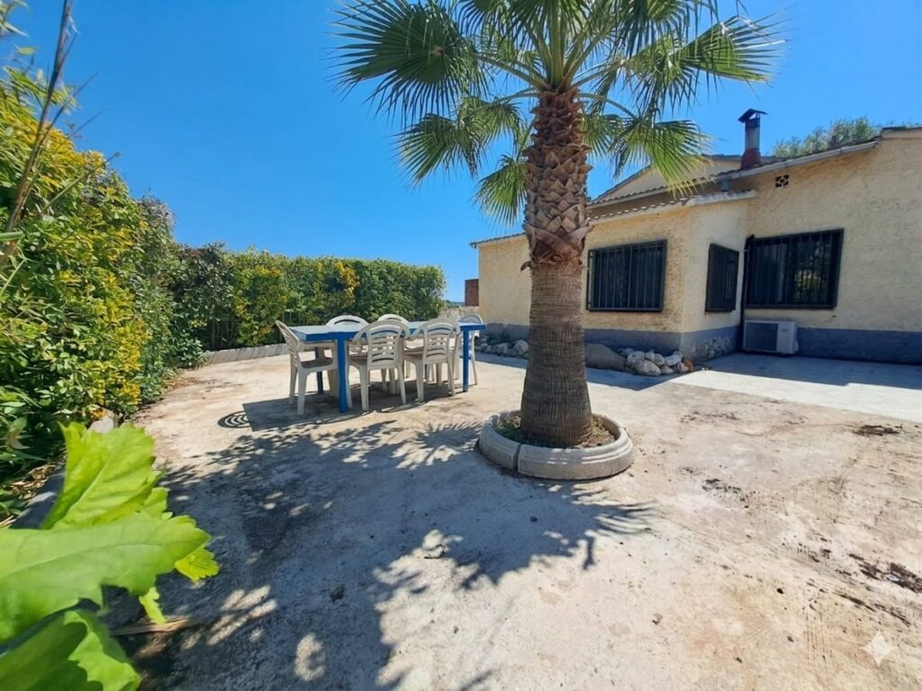 ¡Conjunto de 2 casas en venta en Rubí. Ideal para 2 familias!