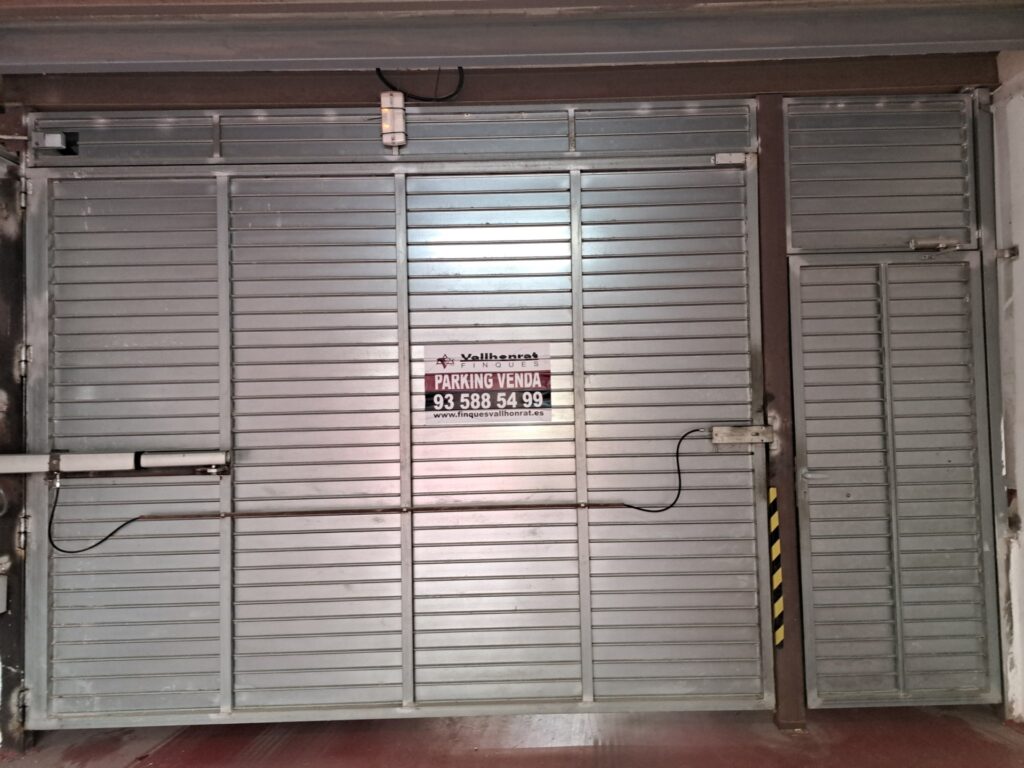 ¡Aparcamiento en venta en Rubí, ideal para tu comodidad y seguridad!
