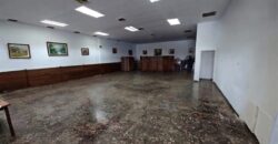 !Nave industrial pareada en venta en Rubí, 496 m2 con oficina y altillo¡