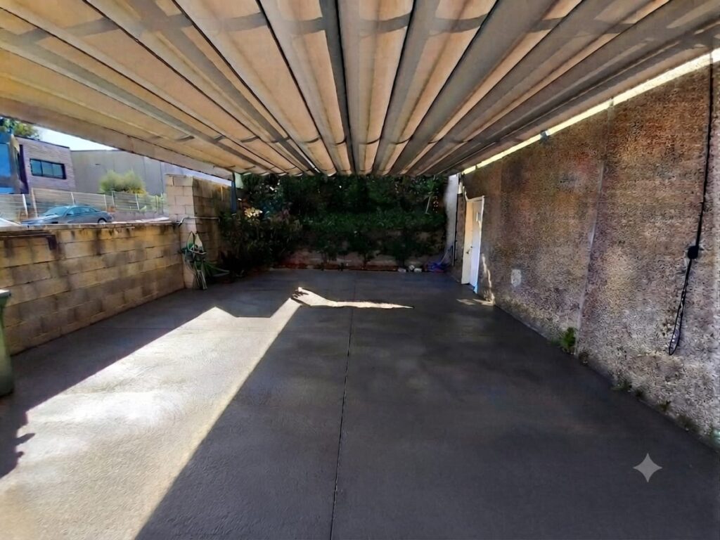 !Nave industrial pareada en venta en Rubí, 496 m2 con oficina y altillo¡
