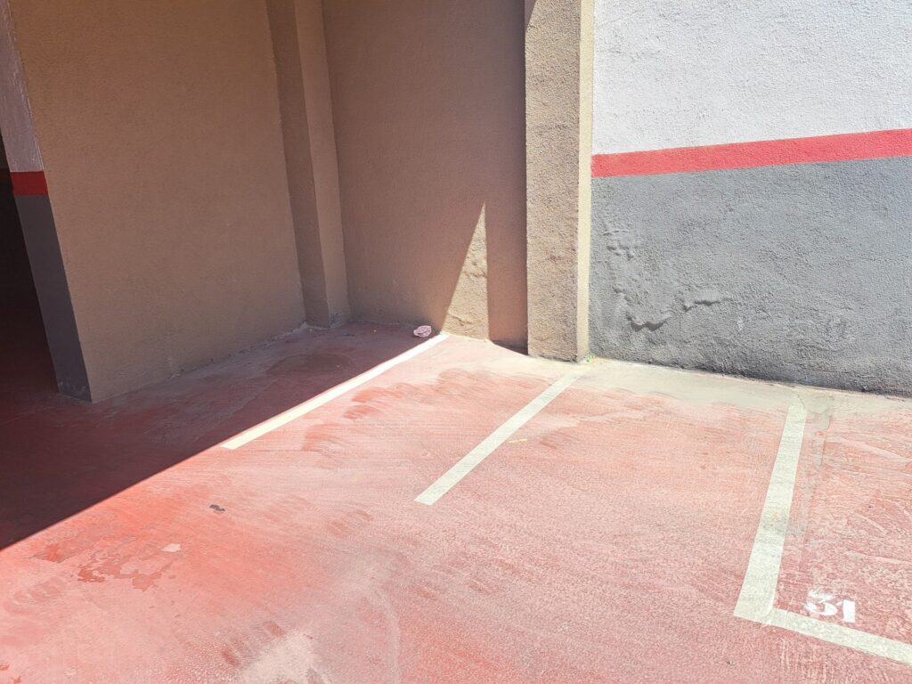 ¡Aparcamiento para moto en venta en Rubí, zona Centro, 2 m2!