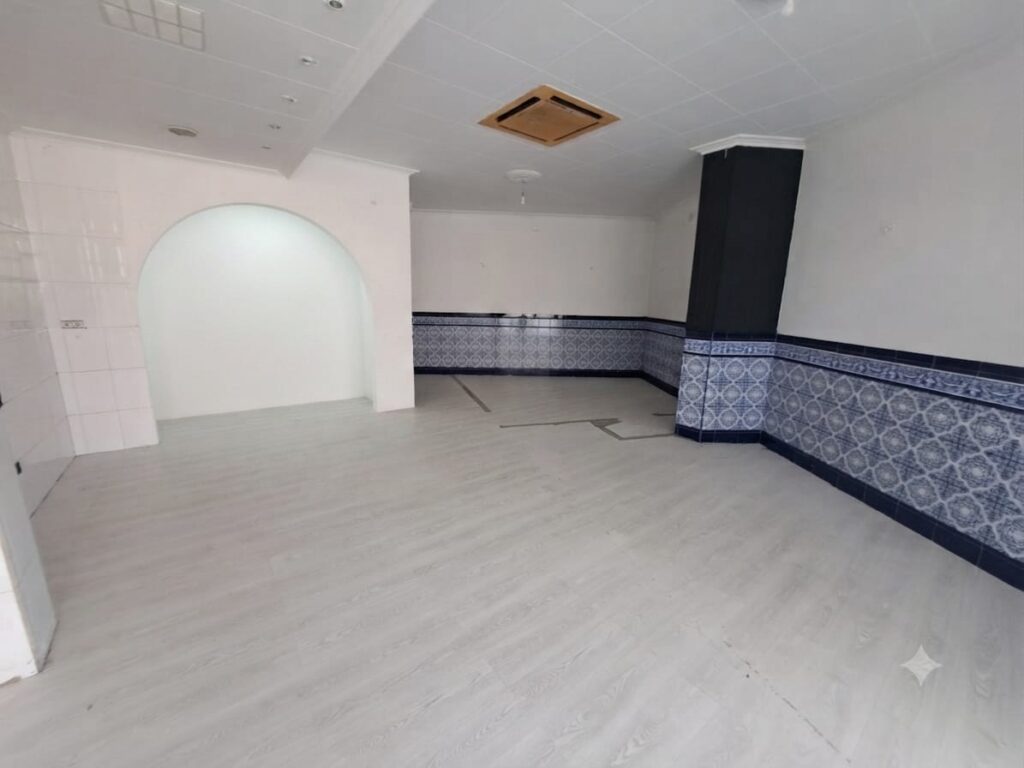 Local diàfan de lloguer a Rubí, 50 m² aprox. ideal per al teu negoci a zona estratègica!