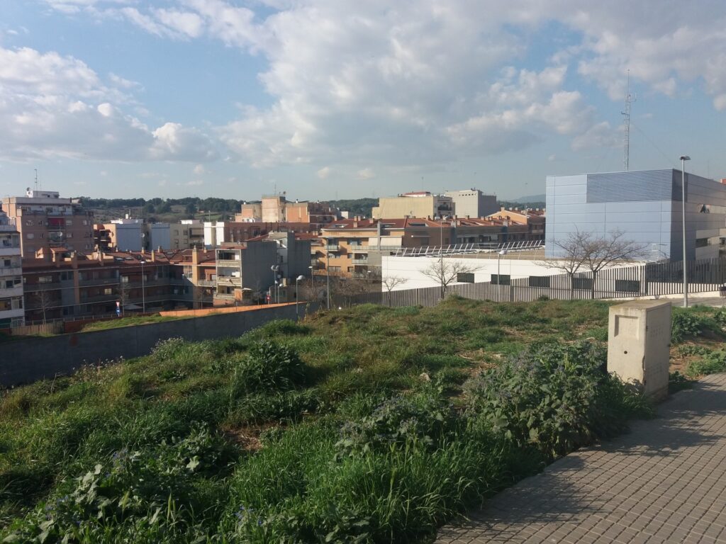 RUBI: Zona Mossos. Solar residencial de 349m2.