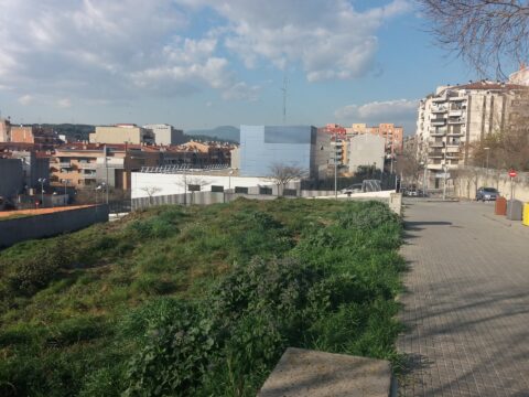 RUBI: Zona Mossos. Solar residencial de 349m2.