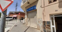 ¡Oportunidad de alquiler en Rubí! Local comercial disponible en la zona de Centre Cívic Can Fatjó. Con una superficie de 125 m² construidos, este espacio ofrece múltiples posibilidades para tu negocio.