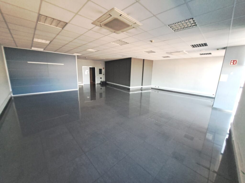 Oficina en alquiler de 123m2 en edificio