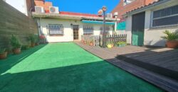 ¡Fantàstica casa adossada en bon estat amb àmplia terrassa!