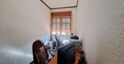 ¡Fantàstica casa adossada en bon estat amb àmplia terrassa!