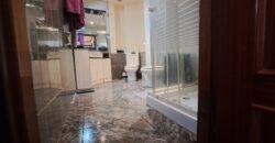 ¡Fantàstica casa adossada en bon estat amb àmplia terrassa!