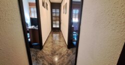 ¡Fantàstica casa adossada en bon estat amb àmplia terrassa!