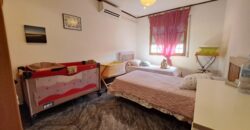 ¡Fantàstica casa adossada en bon estat amb àmplia terrassa!