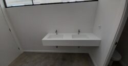 ¡Amplia oficina en alquiler de 167 m2 en Rubí, ideal para tu negocio!