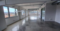 ¡Amplia oficina en alquiler de 167 m2 en Rubí, ideal para tu negocio!