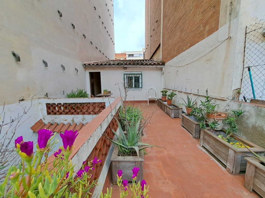 ¡Amplia casa en el centro urbano para disfrutar en familia!