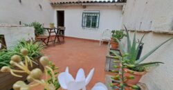 ¡Amplia casa en el centro urbano para disfrutar en familia!