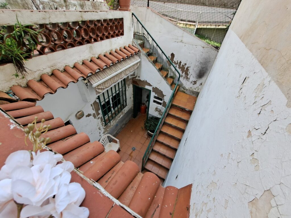 ¡Amplia casa en el centro urbano para disfrutar en familia!