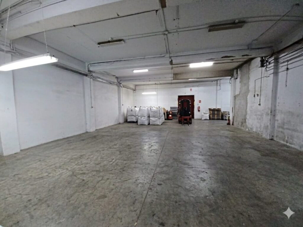 ¡Nau industrial en venda en Bon Pastor, 1.264 m2 i 8 m d´altura!