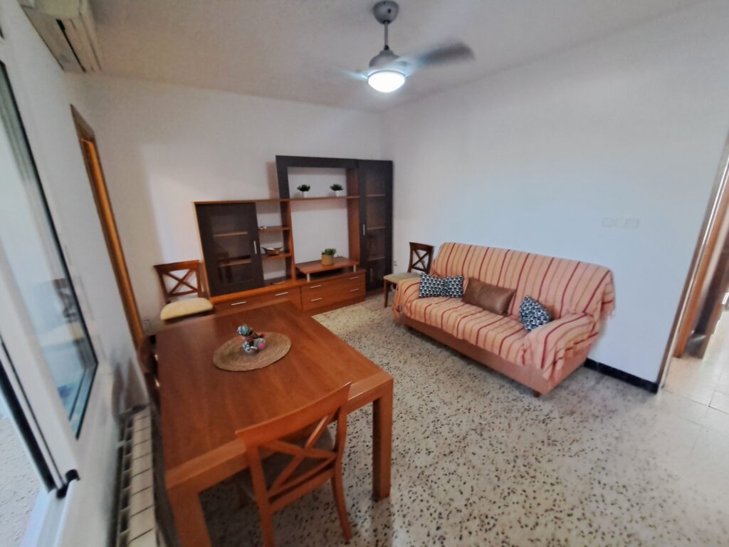 Casa amb terreny a la zona dels Mossos