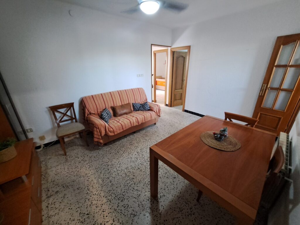Casa amb terreny a la zona dels Mossos