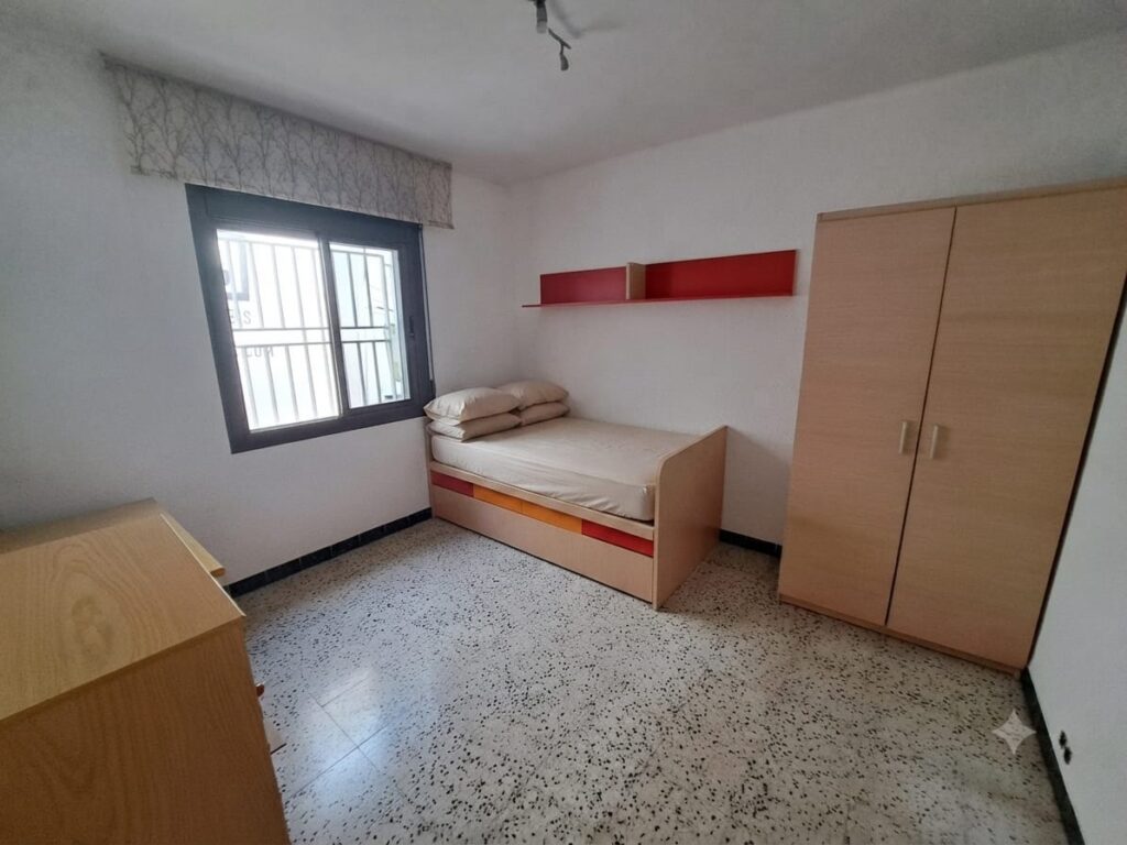 Casa amb terreny a la zona dels Mossos