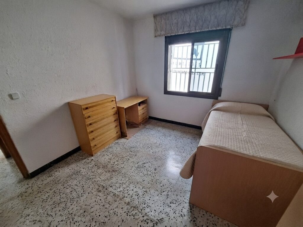 Casa amb terreny a la zona dels Mossos