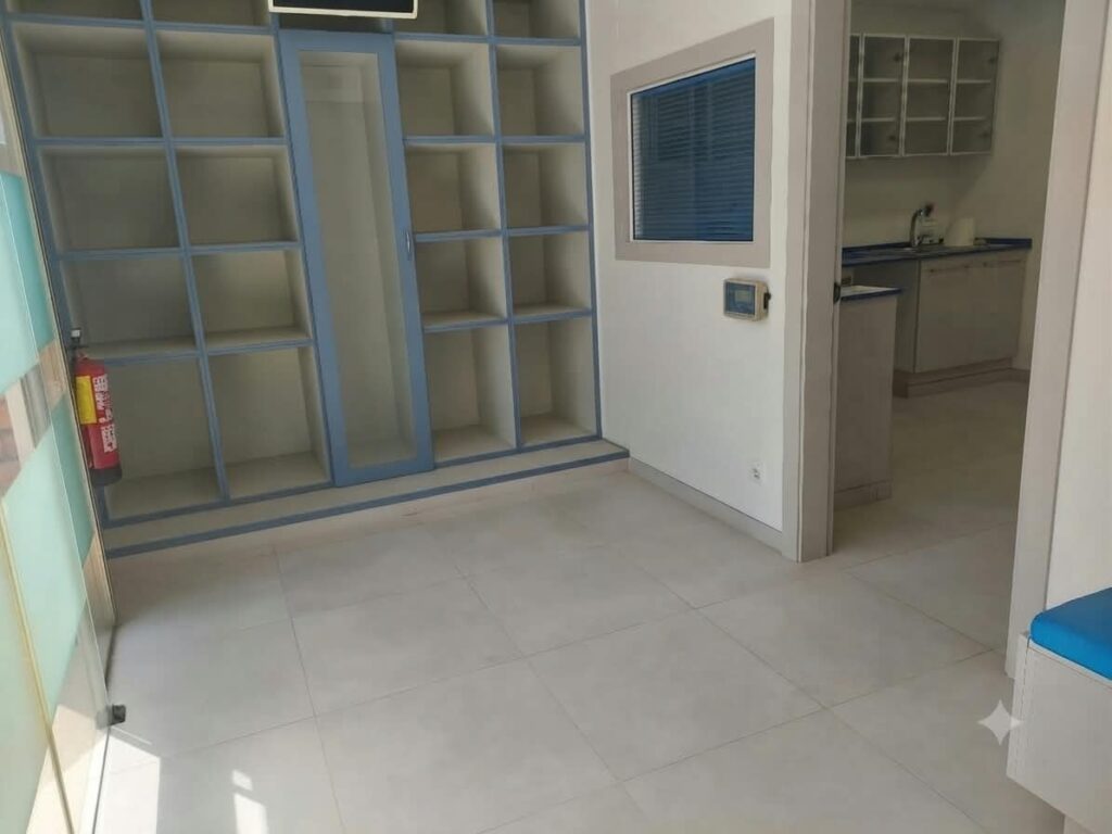 ¡Local en venda a Rubí, ideal per al teu negoci a Les Torres. 44 m2 útils!