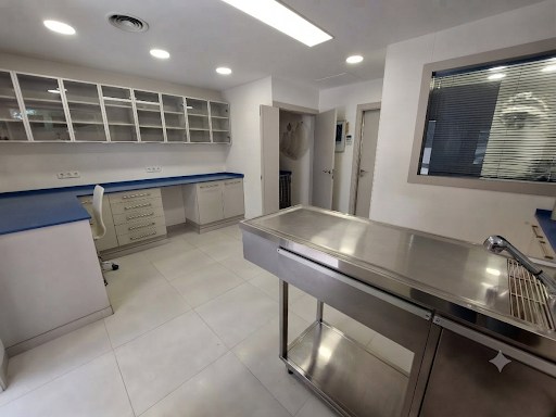 ¡Local en venda a Rubí, ideal per al teu negoci a Les Torres. 44 m2 útils!