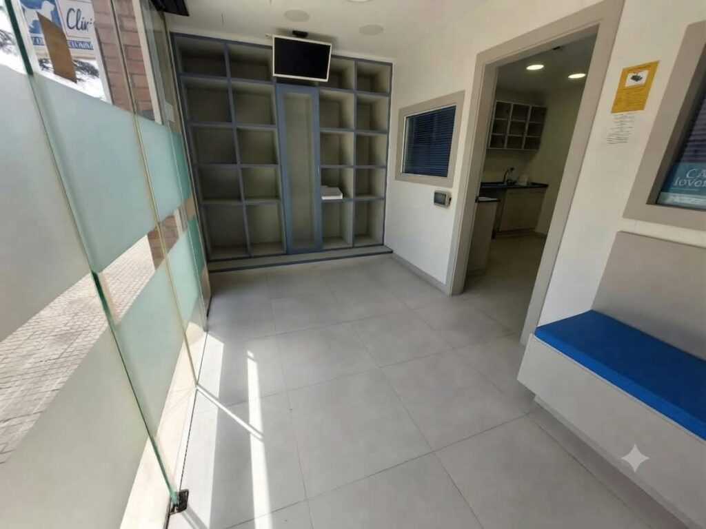 ¡Local en venda a Rubí, ideal per al teu negoci a Les Torres. 44 m2 útils!