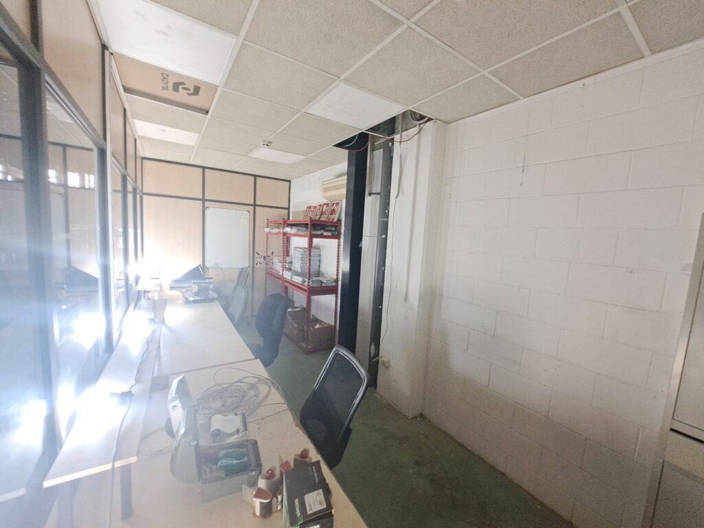 !Nau industrial aparellada de lloguer a Montcada i Reixac, ideal per al teu negoci¡