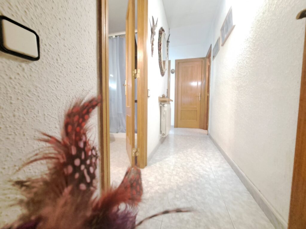 ¡Dúplex en venda a Rubí, 150 m2, 4 habitacions i terrassa. Ideal per a la teva família!