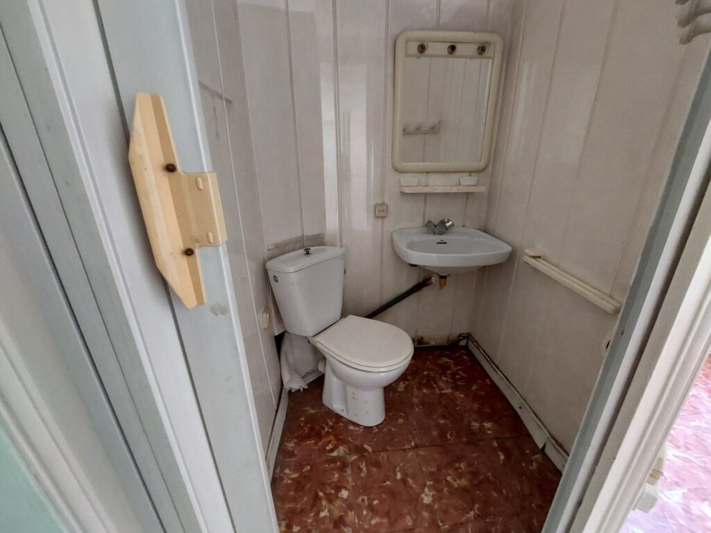 ¡Casa aparellada en venda a Rubí, 305 m2, 3 habitacions i terrassa exterior!
