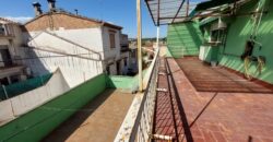 ¡Casa aparellada en venda a Rubí, 305 m2, 3 habitacions i terrassa exterior!