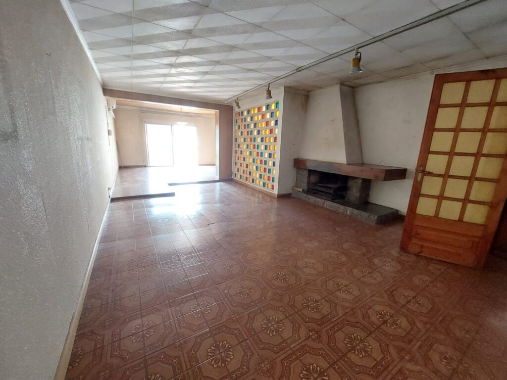 ¡Casa aparellada en venda a Rubí, 305 m2, 3 habitacions i terrassa exterior!