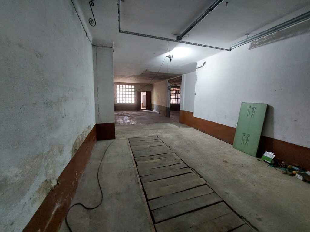 ¡Casa aparellada en venda a Rubí, 305 m2, 3 habitacions i terrassa exterior!