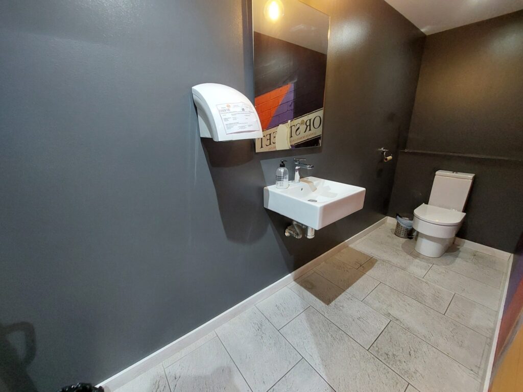¡Local en venta en Rubí, 232 m2 ideales para tu negocio!