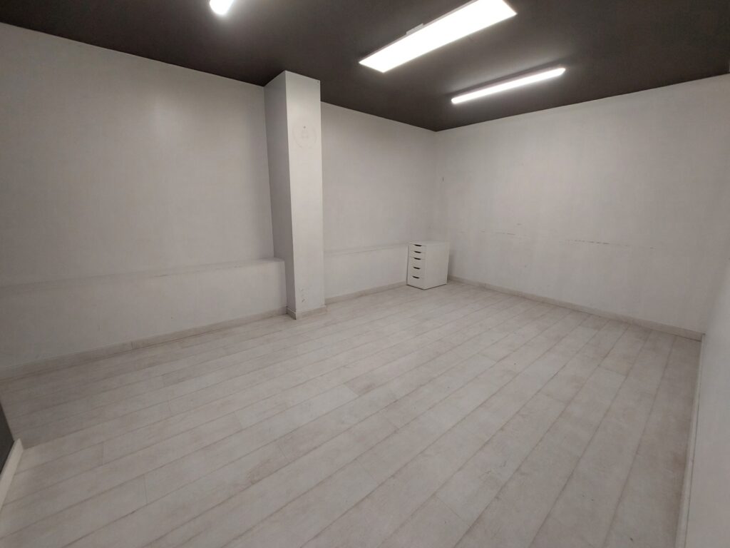 ¡Local en venta en Rubí, 232 m2 ideales para tu negocio!