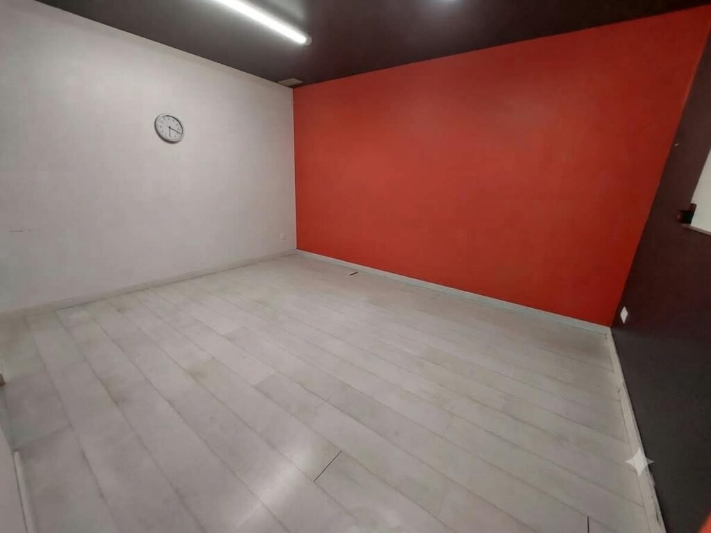¡Local en venta en Rubí, 232 m2 ideales para tu negocio!