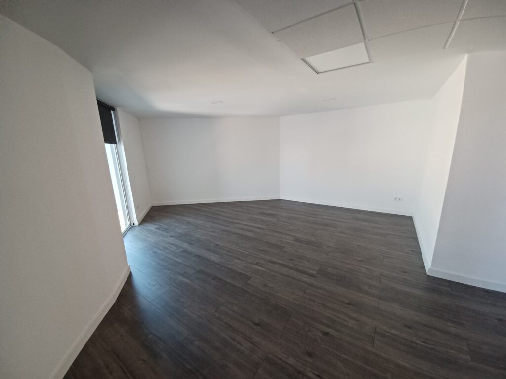 Ampli despatx de lloguer a Rubí, ideal per al teu negoci! 181 m2 disponibles!