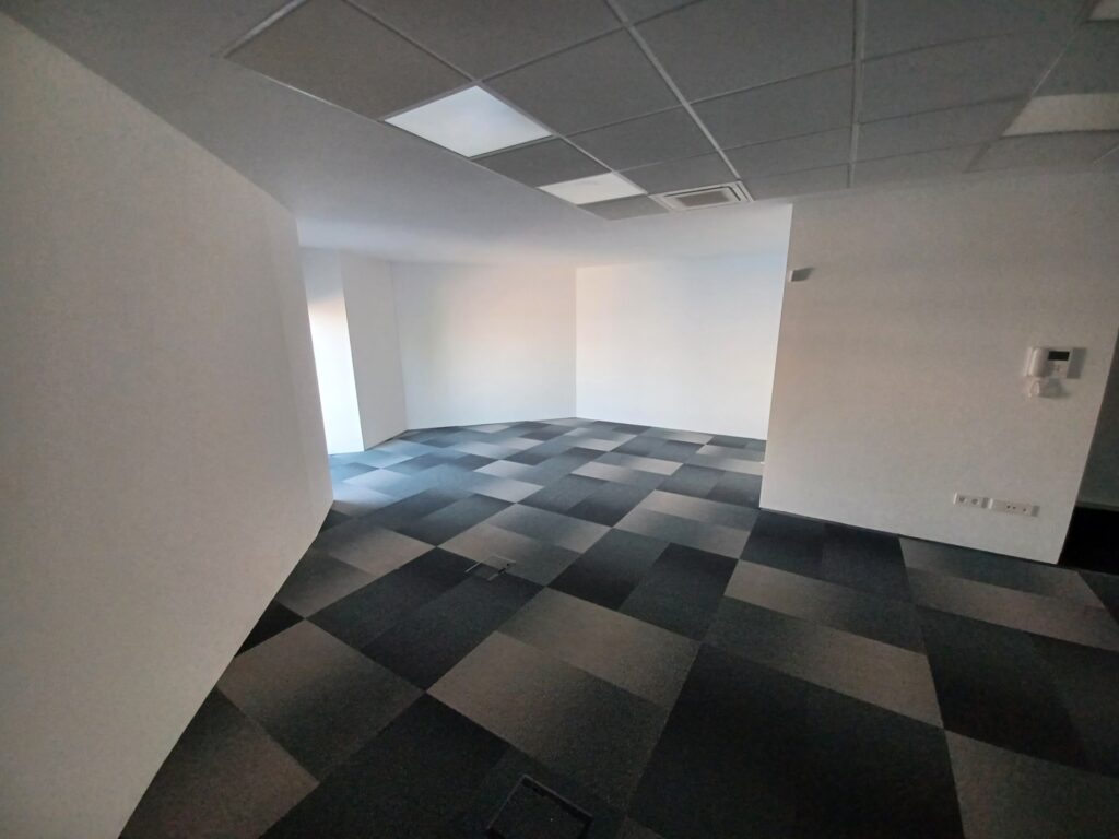 Ampli despatx de lloguer a Rubí, ideal per al teu negoci! 181 m2 disponibles!