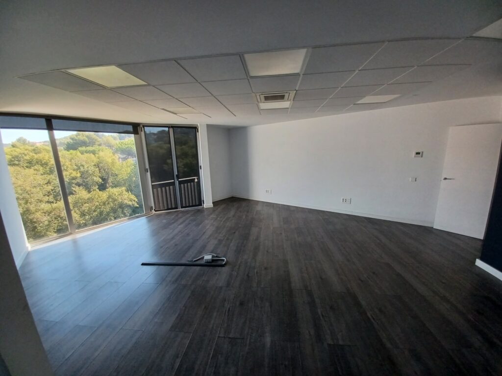 ¡Ampli despatx de lloguer a Rubí, 123 m2 ideals per al teu negoci!