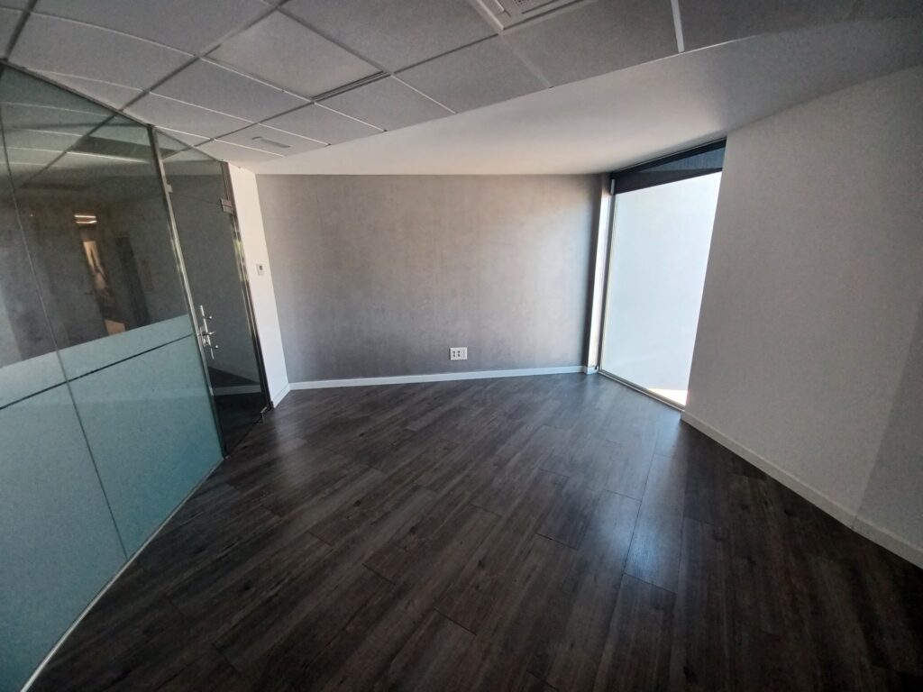 ¡Oficina de lloguer a Rubí, 83 m² ideals per al teu negoci!