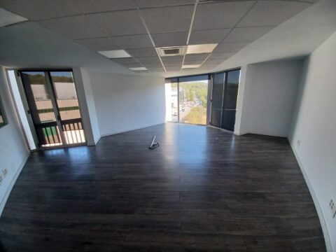 ¡Oficina de lloguer a Rubí, 83 m² ideals per al teu negoci!