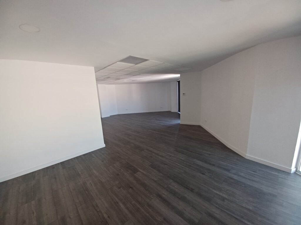 ¡Oficina de lloguer a Rubí, 103 m² ideals per al teu negoci!