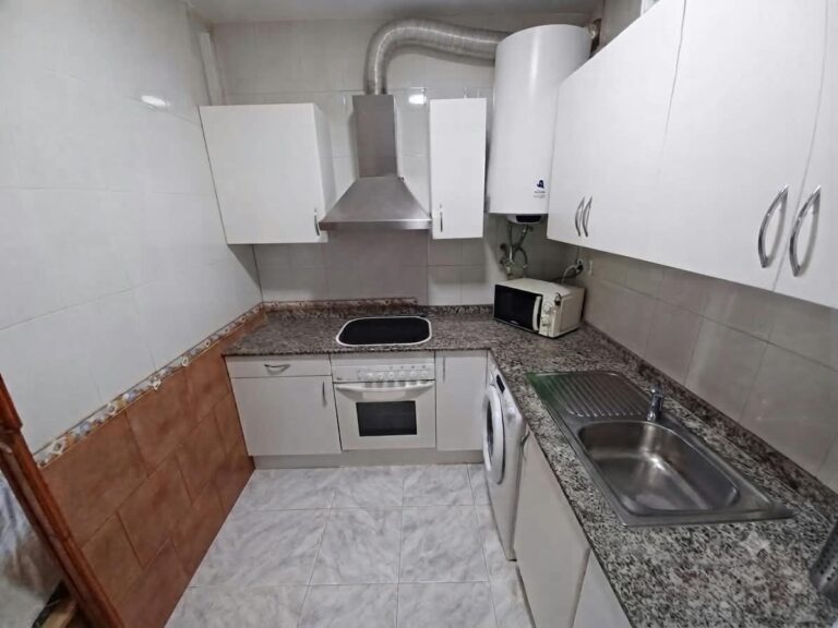 ¡Piso loft en venta en Rubí, ideal para inversión o primera vivienda!