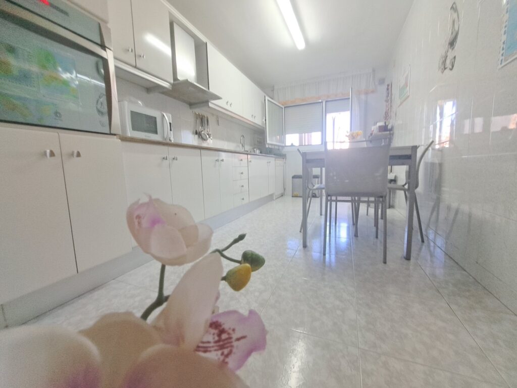 ¡Dúplex en venda a Rubí, 150 m2, 4 habitacions i terrassa. Ideal per a la teva família!