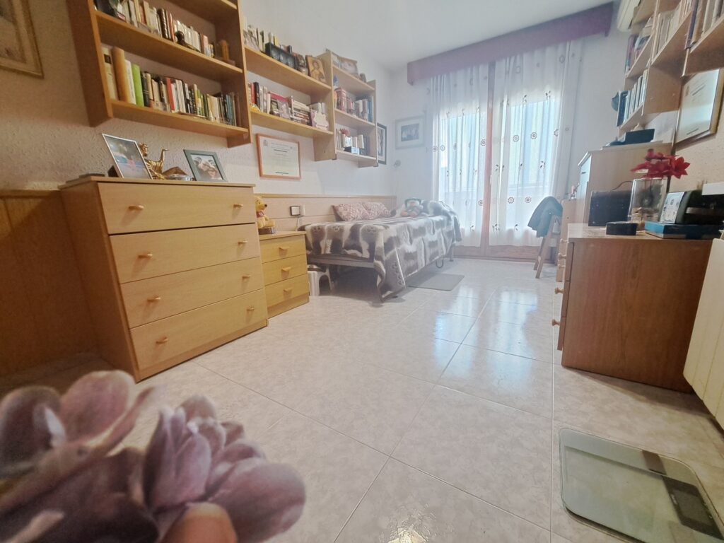 ¡Dúplex en venda a Rubí, 150 m2, 4 habitacions i terrassa. Ideal per a la teva família!