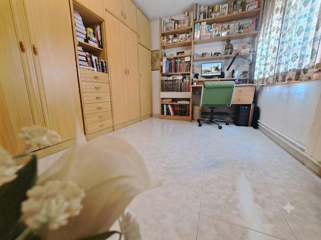 ¡Dúplex en venda a Rubí, 150 m2, 4 habitacions i terrassa. Ideal per a la teva família!