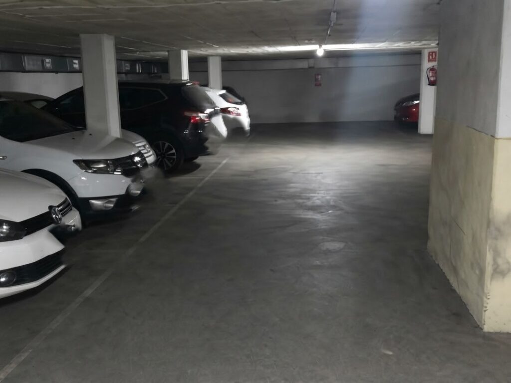 ¡Aparcamiento en venta en Rubí, zona Centro,10 m2!