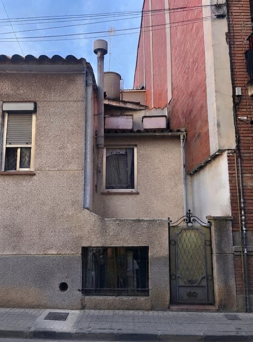 ¡Terreno urbanizable en venta en Rubí, 77 m² para construir tu proyecto ideal!